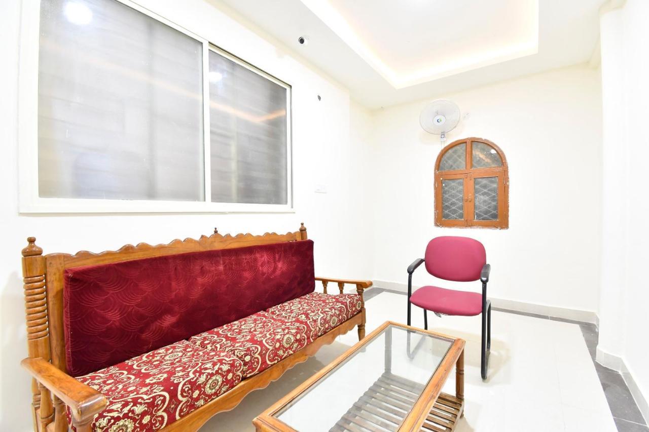 Oyo 44065 Sri Krishna Nilaya Otel Bangalore Dış mekan fotoğraf